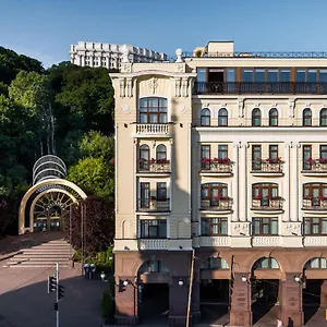 https://riviera.hotels-of-kiev.com